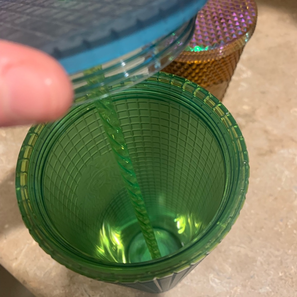 BNWT GREEN AND LIME GREEN GRIDDED LARGE STARBUCKS TUMBLER WITH STRAW! - Picture 3 of 5